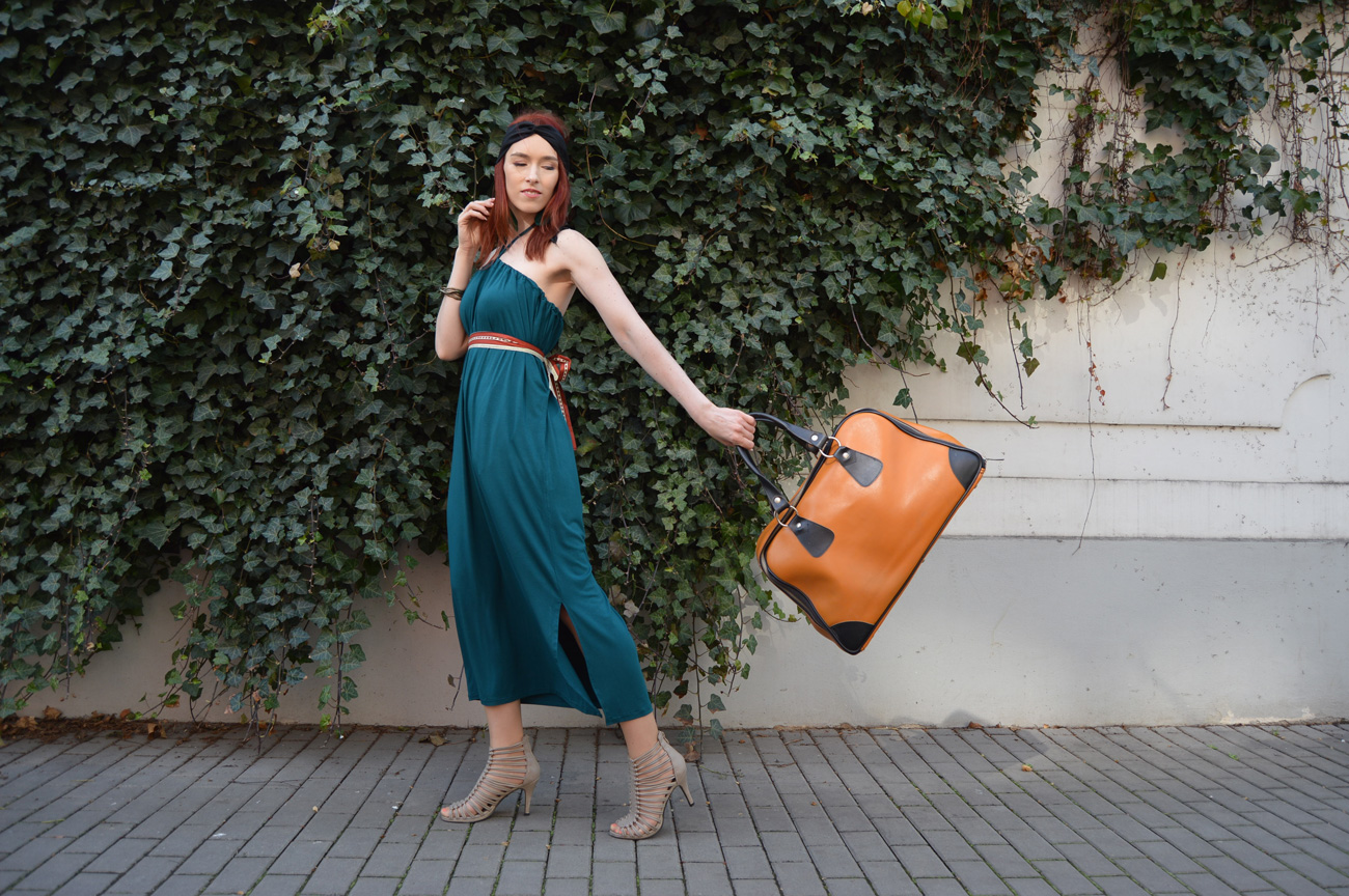 Variabilné šaty na cestovanie a pre minimalistky vyrobené v Českej republike
