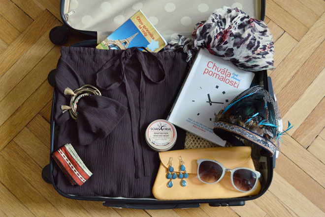 Zbalený kufr na dovolenou