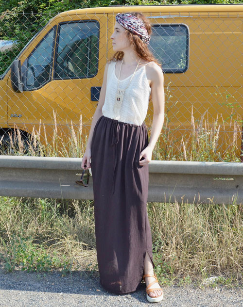 Long brown multifunctional skirt that you can wear as various kinds of dresses.